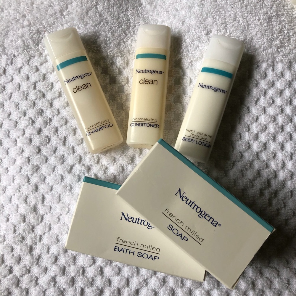 Neutrogena 5 piece travel bundle